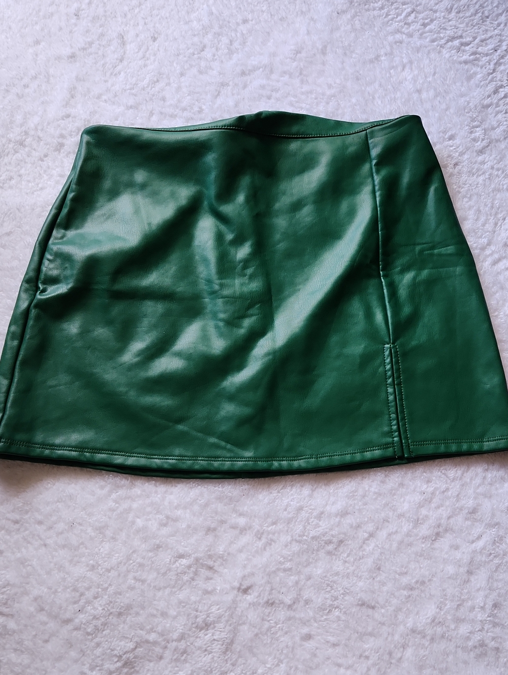 Alter'd State Green Faux Leather Mini Skirt - Sleek Women's Skirt M